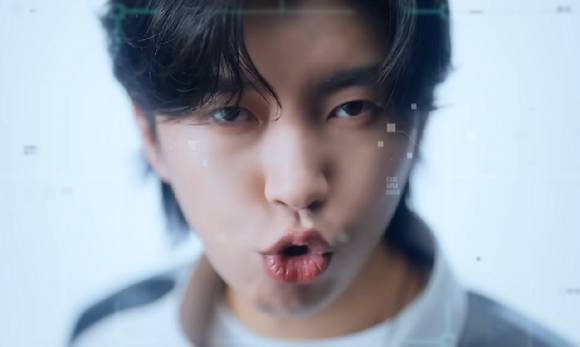 가수 임영웅의 'Do or Die' 뮤직비디오가 2000만 조회수 돌파를 눈앞에 두고 있다. 뮤비 속 임영웅. [사진=유튜브 @임영웅]