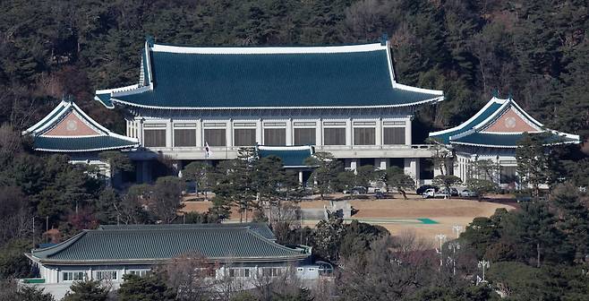 서울 종로구 정부서울청사에서 바라본 청와대 모습.  /사진=뉴스1