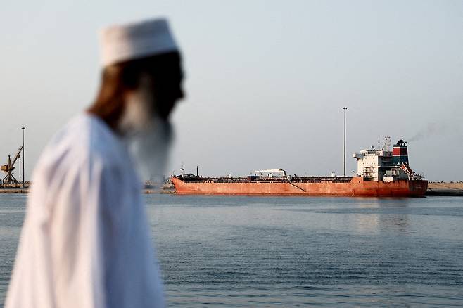 The Callisto tanker sits anchored in Port Sultan Qaboos as the traffic is down in the Strait of Hormuz, amid the Iran war, in Muscat, Oman, on March 12. [REUTERS/YONHAP]