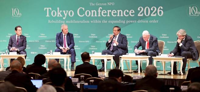 지난 11일 일본 도쿄에서 열린 '도쿄회의 2026'에서 참석자들의 의견을 나누는 모습. 언론NPO 홈페이지