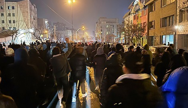 지난 1월 8일 테헤란에서 벌어진 반정부 시위 / 사진=AP 연합뉴스