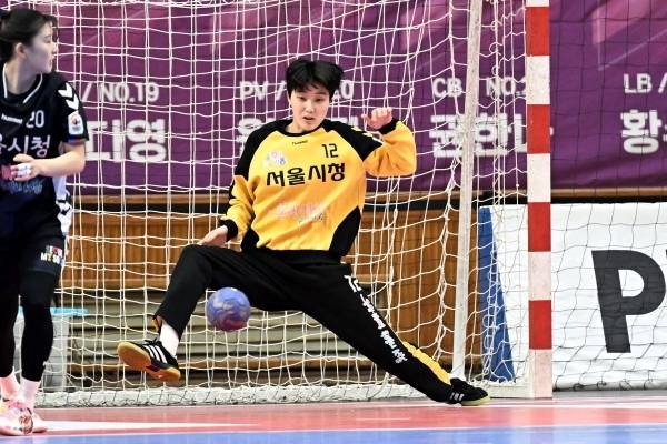 사진 서울시청 정진희 골키퍼 선방