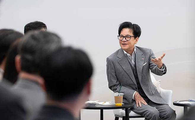 CJ그룹 이재현 회장이 서울 중구 CJ제일제당 본사를 찾아 임직원을 만났다. (사진 = CJ 제공) *재판매 및 DB 금지