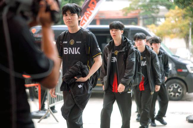 라이엇게임즈 플리커.