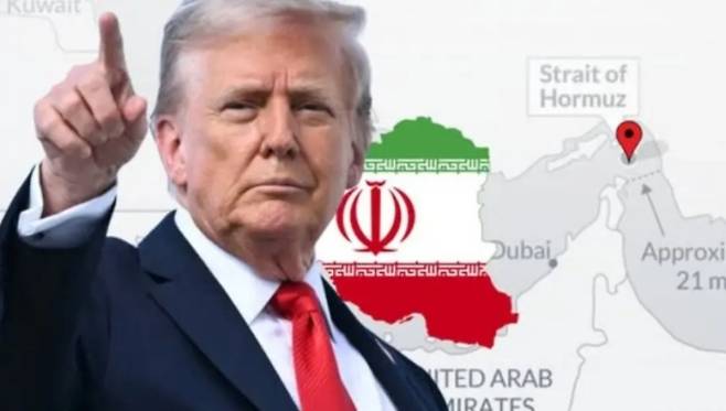 도널드 트럼프 미국 대통령과 이란 호르무즈 해협 자료사진