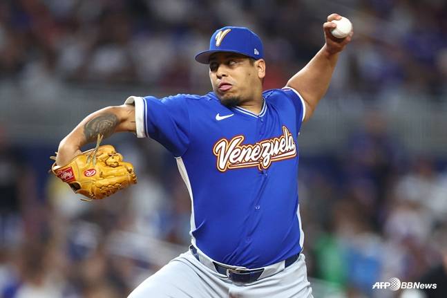 17일 이탈리아전에 급하게 구원 등판한 산체스. /AFPBBNews=뉴스1