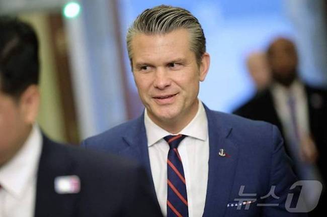 피트 헤그세스 미국 국방장관이 지난 2일 의사당에서 열린 이란과의 전쟁 관련 브리핑에 참석하고 있다. / 사진=뉴스1