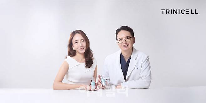(왼쪽부터)공동 창업자인 글로벌 화학기업 BASF 출신 김민주 대표이사와 현직 의사인 손우람 에스탑의원 원장.(사진=트리니셀)