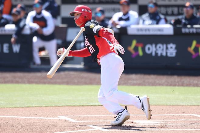 KIA 김호령이 19일 대전한화생명볼파크에서 열린 2026 KBO리그 시범경기 한화와 경기에서 안타를 치고 있다. 사진 | KIA 타이거즈