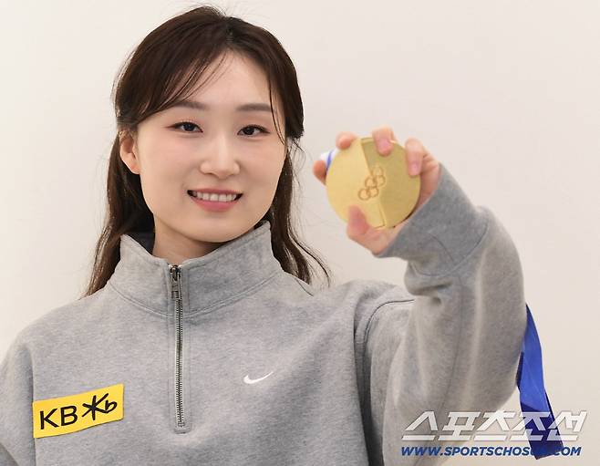 쇼트트랙 간판스타 최민정이 본지와 인터뷰에 앞서 포즈를 취했다. 최민정은 올림픽 통산 7개(금메달 4개, 은메달 3개) 메달을 획득했다. 삼성동=송정헌 기자songs@sportschosun.com/2026.03.12/