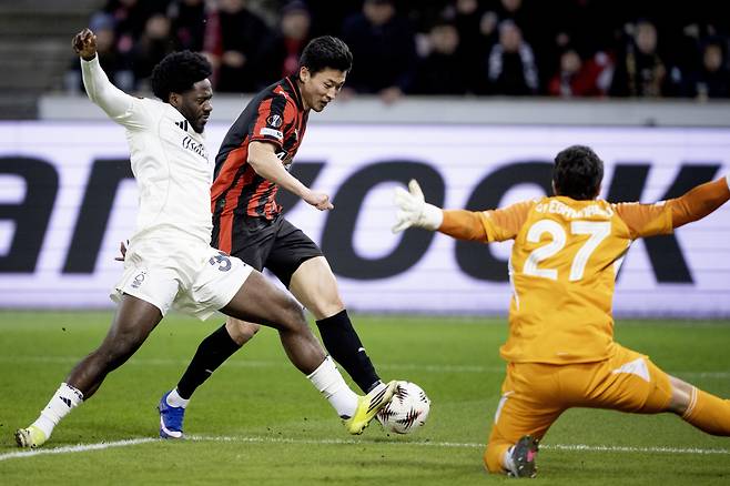 조규성은 20일(한국시각) 노팅엄 포레스트전 후반 결정적인 찬스도 날렸다. EPA연합뉴스