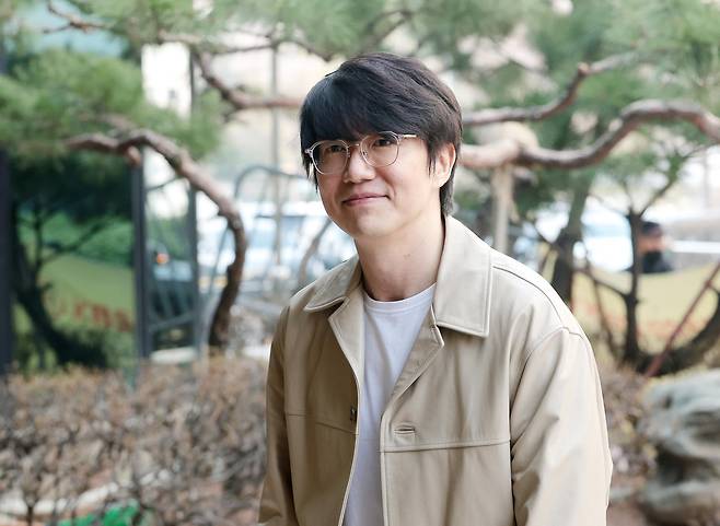 (서울=뉴스1) 가수 성시경이 17일 서울 영등포구 KBS에서 진행된 KBS 2TV 음악 토크쇼 ‘더 시즌즈-성시경의 고막남친‘ 녹화에 참석하고 있다. 뉴스1