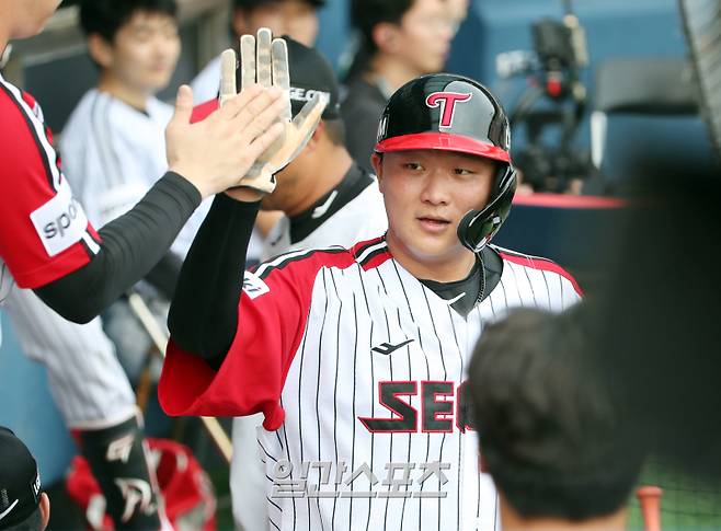 염경엽 LG 감독이 출전 기회를 조심스럽게 조절할 의사를 밝힌 거포 유망주 이재원