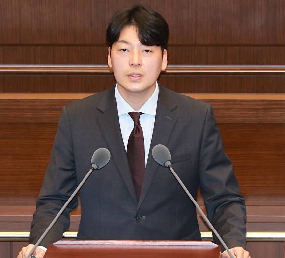 국민의힘 조성태 충북도의원이 20일 도의회에서 5분 자유발언을 하고 있다. [사진=충북도의회]