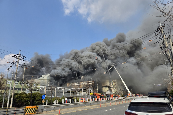 20일 오후 1시 17분께 대전 대덕구 문평동 한 자동차부품 제조 공장에서 불이 났다. (사진=연합뉴스)