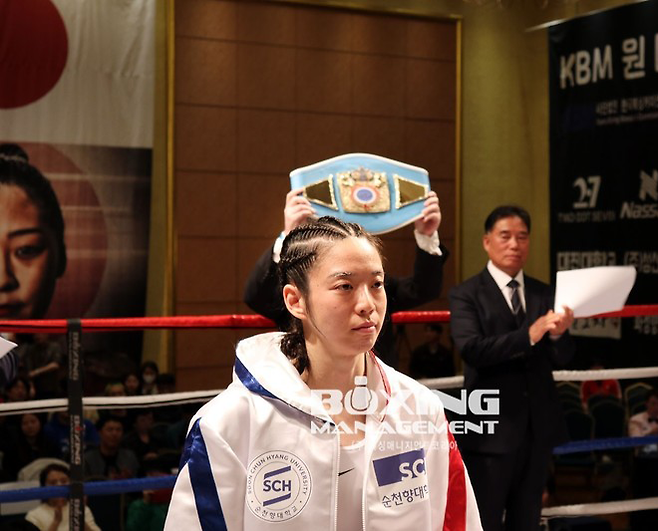 서려경이 2024년 3월 여자국제복싱협회 미니플라이급 챔피언 결정전 시작을 기다리고 있다. 사진=사단법인 한국복싱커미션 제공