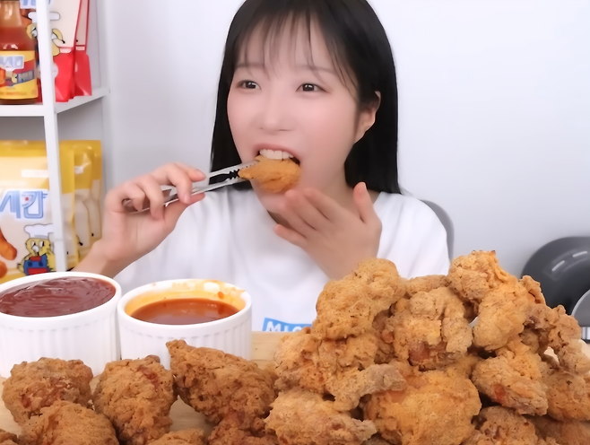 먹방 유튜버 쯔양. [쯔양 유튜브 갈무리]