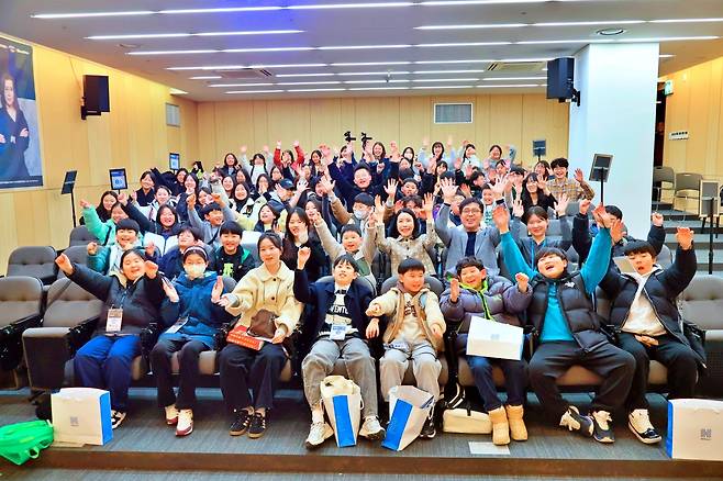 교육전문 기업 헤럴드에듀와 구독자 50만 명 이상의 교육 채널 대기자TV, 온라인 멘토링 전문기업 오디바이스가 진행한 ‘자기주도학습 캠프’에 참가한 학생들 [사진=헤럴드에듀]