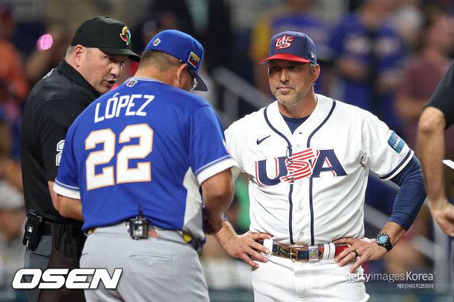 [사진] 미국 대표팀 마크 데로사 감독. ⓒGettyimages(무단전재 및 재배포 금지)