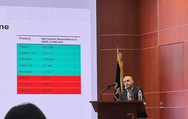 알리이자디-나자파바디 아시아태평양(APAC) 총괄이 19일 서울 영등포구 여의도 금융투자협회 불스홀에서 열린 ‘호르무즈 위기 긴급 세미나’에서 발언하고 있다. 신지민 기자