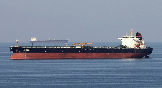 호르무즈 해협 인근 유조선. 로이터연합뉴스