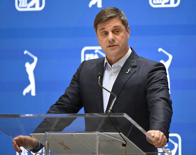 브라이언 롤랩 미국프로골프(PGA) 투어 CEO가 플레이어스 챔피언십 개막을 앞둔 지난 12일 대회가 열린 미국 플로리다주 폰테베드라비치의 TPC 소그래스에서 기자회견을 하고 있다. 게티이미지코리아