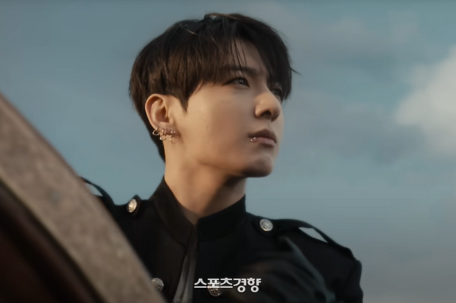 방탄소년단 ‘SWIM’ 뮤직비디오 캡처.