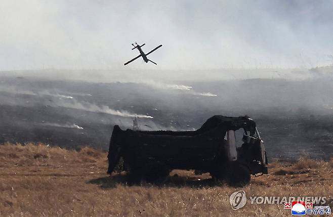 김정은,보병·탱크병구분대 협동공격전술연습 참관 (평양 조선중앙통신=연합뉴스) 북한 김정은 국무위원장이 지난 19일 '조선인민군 수도방어군단 직속 평양 제60훈련기지를 방문하시고 보병,땅크병구분대들의 협동공격전술연습'을 참관했다고 조선중앙통신이 20일 보도했다. 2026.3.20 
    [국내에서만 사용가능. 재배포 금지. For Use Only in the Republic of Korea. No Redistribution] nkphoto@yna.co.kr