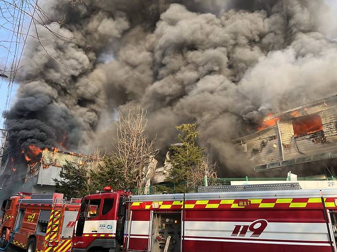 의정부 용현산업단지 공장 화재 [경기도북부소방재난본부 제공. 재판매 및 DB 금지]
