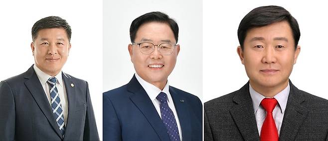 (왼쪽부터) 정덕영 전 양주시의회 의장, 강수현 양주시장, 김시갑 국민의힘 경기도당 노동위원장