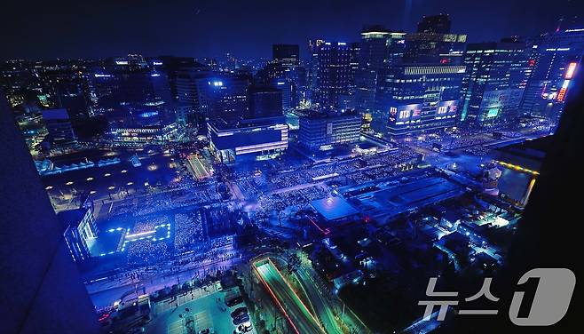 방탄소년단(BTS)이 21일 서울 광화문광장에서 'BTS 컴백 라이브: 아리랑' 발매 기념 컴백 공연을 하고 있다. 2026.3.21 ⓒ 뉴스1 임세영 기자