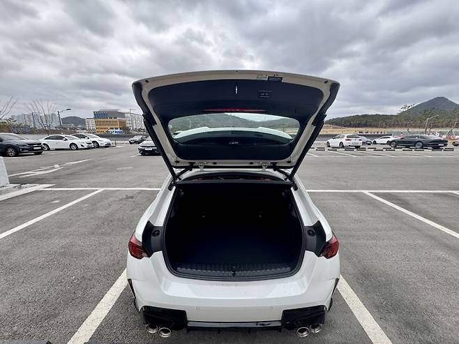 BMW 뉴 M135 xDrive. 사진=김동찬 기자.