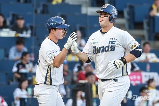 20일 삼성전에서 만루포를 쏘아올린 김형준. 사진=NC 제공