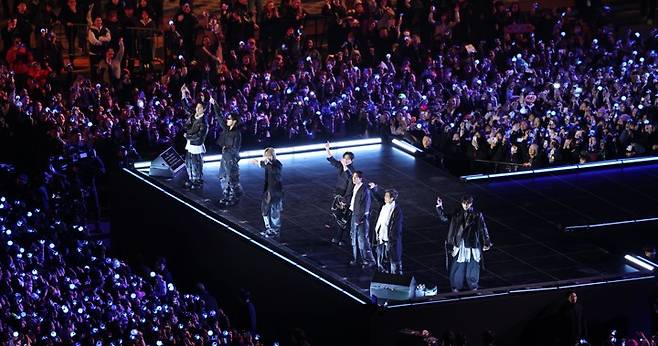 방탄소년단의 광화문 공연 모습. [사진공동취재단]