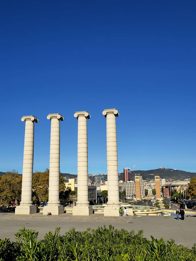 몬주익 마법의 분수 그리스식 기둥.