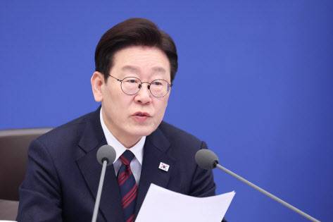 이재명 대통령이 19일 청와대에서 열린 수석보좌관회의에서 발언하고 있다.(사진=연합뉴스)