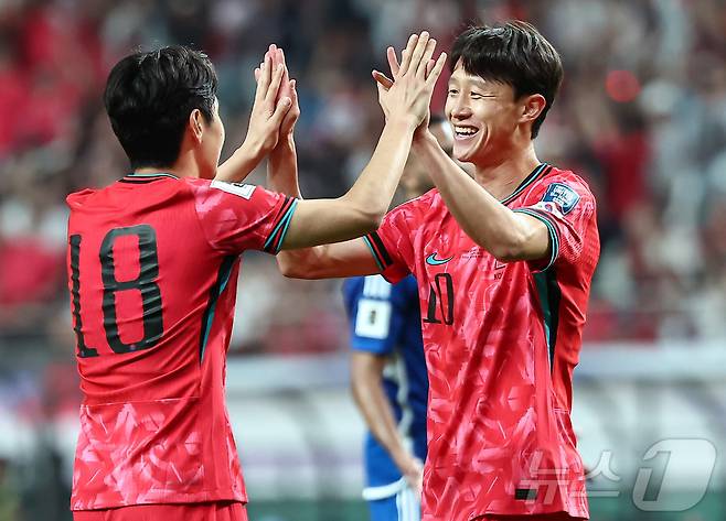 10일 오후 서울 마포구 상암동 서울월드컵경기장에서 열린 2026 국제축구연맹(FIFA) 북중미 월드컵 아시아 3차 예선 B조 10차전 대한민국과 쿠웨이트의 경기, 대한민국 이재성이 골을 넣고 기뻐하고 있다. 2025.6.10 ⓒ 뉴스1 김도우 기자