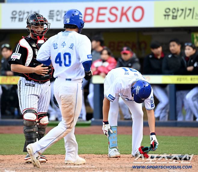 22일 대구삼성라이온즈파크에서 열린 LG와 삼성의 시범경기. 9회말 무사 만루 삼성 홍승원이 밀어내기 볼넷으로 걸어나가고 있다. 대구=허상욱 기자wook@sportschosun.com/2026.03.22/