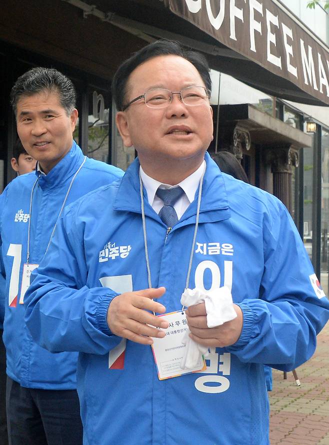 지난해 5월 당시 김부겸 더불어민주당 중앙당 총괄선대위원장이 전북 전주시 완산구 효자동을 방문해 지원유세를 하고 있다. 뉴시스