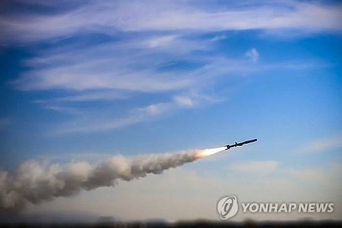 이란 이슬람혁명수비대 미사일 발사 훈련. EPA 연합뉴스.