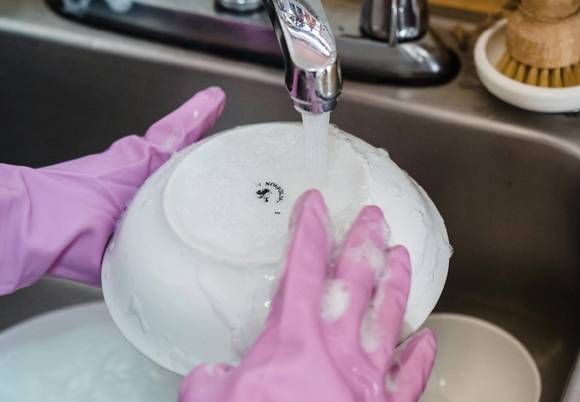 사진은 설거지 이미지로, 본 기사 내용과 무관.  [사진=픽셀스]