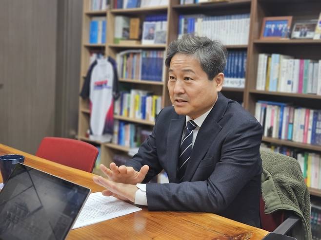 김영배 더불어민주당 서울시장 예비후보가 지난 18일 국회 의원회관에서 매경AX와 인터뷰하고 있다. [한수진 기자]