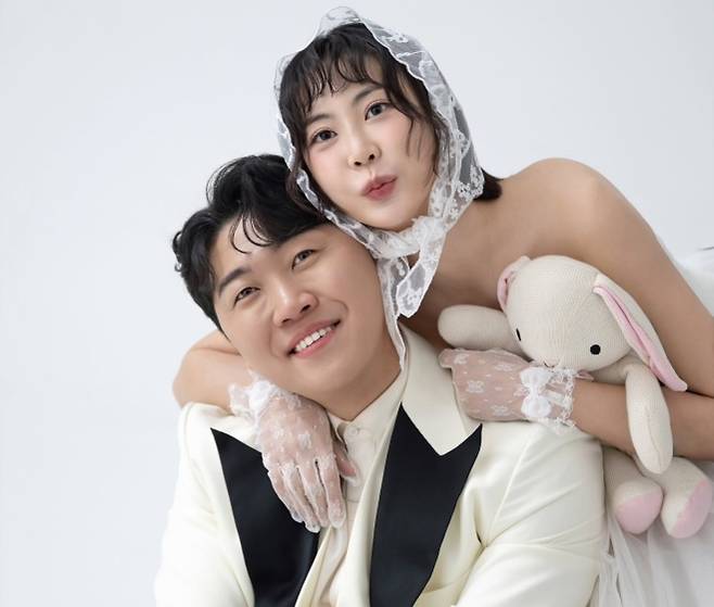 오는 5월 결혼을 발표한 코미디언 조훈과 유튜버 ‘짱아’ 윤혜정. 조훈 인스타그램 캡처