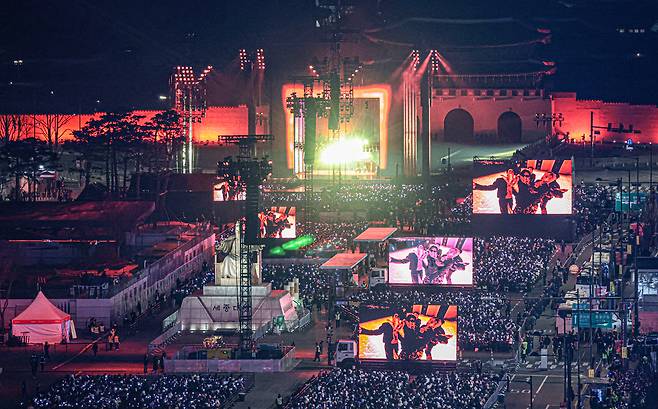21일 서울 종로구 광화문광장에서 BTS 컴백 라이브: 아리랑‘(BTS THE COMEBACK LIVE | ARIRANG)이 열리고 있다. 사진공동취재단