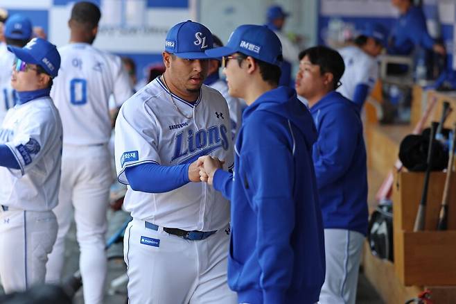 ▲ 아리엘 후라도(왼쪽) ⓒ삼성 라이온즈