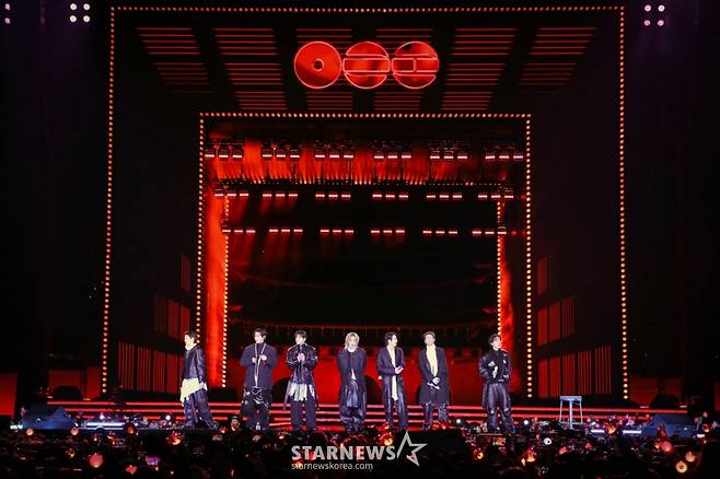 그룹 방탄소년단이 21일 서울 종로구 광화문 광장에서 컴백 공연을 하고 있다. /사진제공=빅히트뮤직,넷플릭스/2026.03.21 /사진=김휘선 hwijpg@