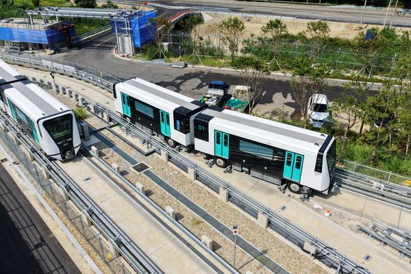 양산시와 부산시가 오는 11월 개통 예정인 양산도시철도 운영 협약을 오는 30일 체결할 예정이다. 사진은 양산도시철도 시범운행 모습. /양산시