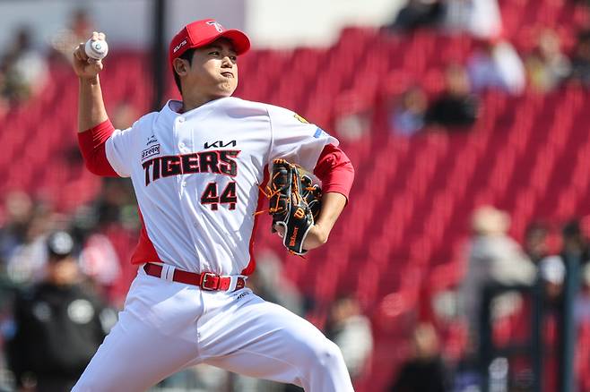 KIA 이태양이 14일 광주-기아 챔피언스 필드에서 열린 2026 KBO리그 시범경기 KT와 경기에서 역투하고 있다. 사진 | KIA 타이거즈