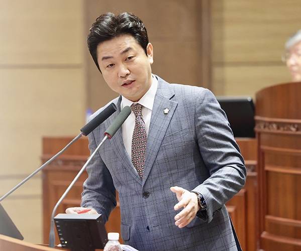 김철환 천안시의원. 천안시의회 제공