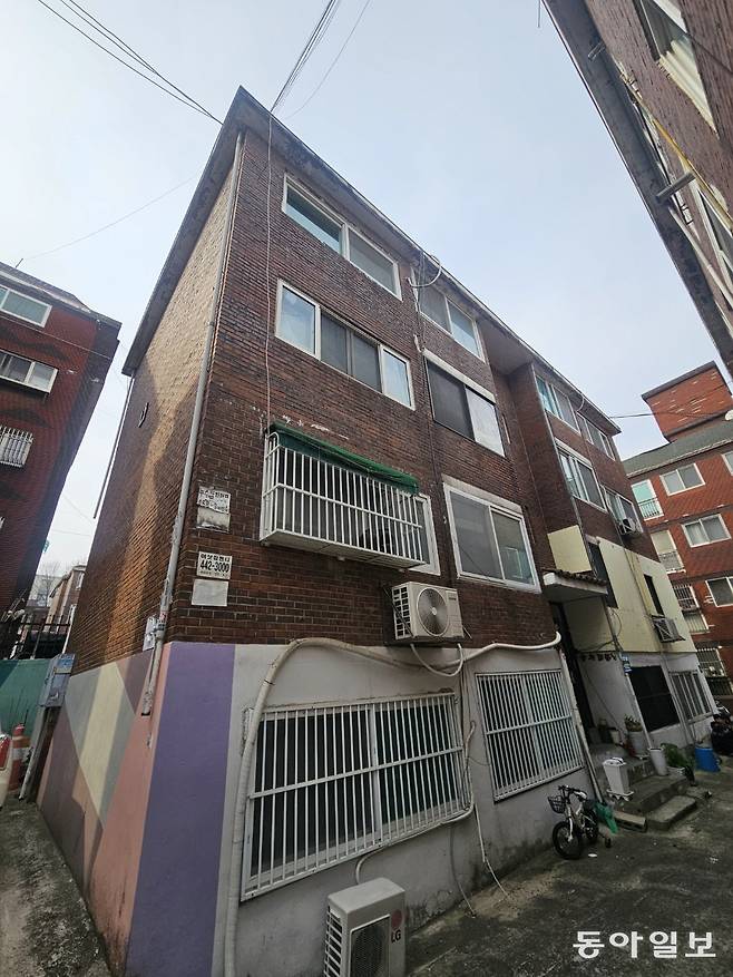 16일 오후 인천 남동구 구월동에서 생후 20개월 된 여아가 숨진 채 발견된 주택 전경. 인천=공승배 기자 ksb@donga.com